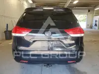 2014 Toyota SIENNA photo