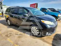 2014 Toyota SIENNA photo