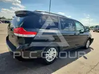 2014 Toyota SIENNA photo