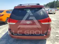 2014 Toyota SIENNA photo