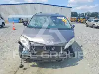 2014 Toyota SIENNA фото