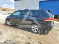 2014 Toyota SIENNA photo