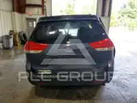 2014 Toyota SIENNA photo