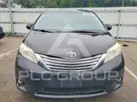 2014 Toyota SIENNA photo