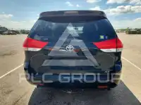 2014 Toyota SIENNA photo