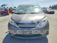 2014 Toyota SIENNA photo