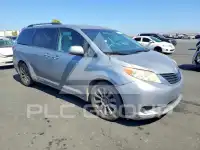 2014 Toyota SIENNA photo