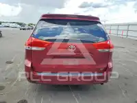 2014 Toyota SIENNA photo