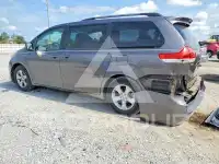 2014 Toyota SIENNA photo