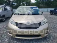 2014 Toyota SIENNA photo