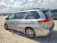 2014 Toyota SIENNA photo