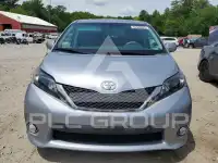 2014 Toyota SIENNA photo