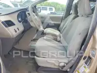 2014 Toyota SIENNA photo
