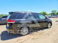 2014 Toyota SIENNA photo