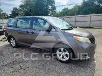 2014 Toyota SIENNA photo