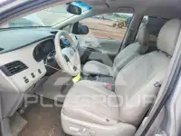 2014 Toyota SIENNA photo