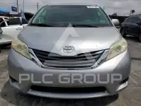2014 Toyota SIENNA photo