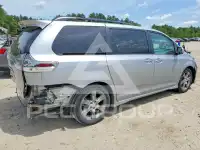 2014 Toyota SIENNA photo