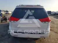 2014 Toyota SIENNA photo