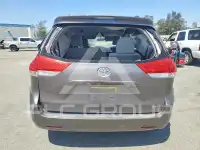2014 Toyota SIENNA photo