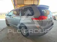 2014 Toyota SIENNA photo