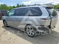 2014 Toyota SIENNA photo