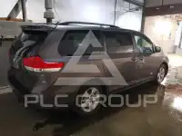 2014 Toyota SIENNA photo