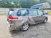 2014 Toyota SIENNA photo