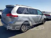 2014 Toyota SIENNA photo