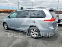 2014 Toyota SIENNA photo