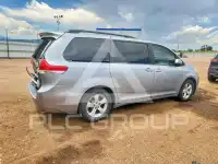 2014 Toyota SIENNA photo