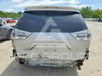 2014 Toyota SIENNA photo