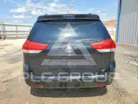 2014 Toyota SIENNA photo