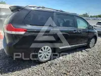 2014 Toyota SIENNA photo