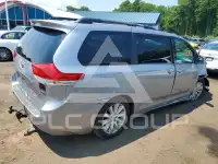 2014 Toyota SIENNA photo