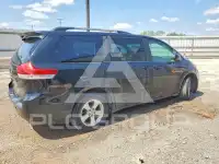 2014 Toyota SIENNA photo
