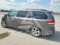 2014 Toyota SIENNA фото
