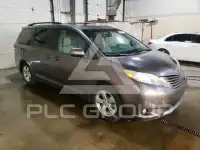 2014 Toyota SIENNA photo