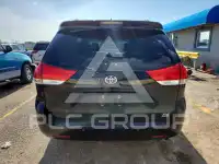 2014 Toyota SIENNA photo
