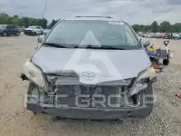 2014 Toyota SIENNA photo