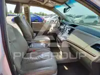 2014 Toyota SIENNA photo