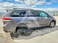 2014 Toyota SIENNA photo
