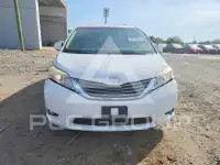 2014 Toyota SIENNA photo