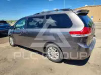 2014 Toyota SIENNA фото