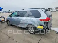 2014 Toyota SIENNA photo