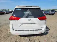 2014 Toyota SIENNA photo