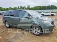 2014 Toyota SIENNA photo