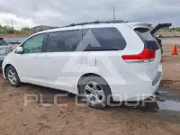 2014 Toyota SIENNA photo