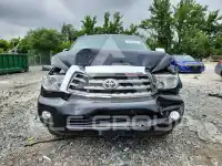 2014 Toyota SEQUOIA photo