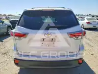 2014 Toyota Highlander photo